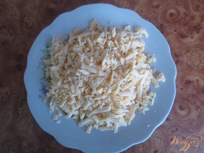 Фото приготовление рецепта: Картошка тушеная с грибами и курицей в горшочке шаг №7