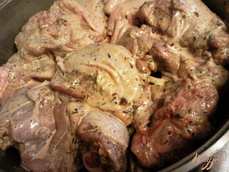 Фото приготовление рецепта: Курица,тушенная в овощах с шампиньонами шаг №3