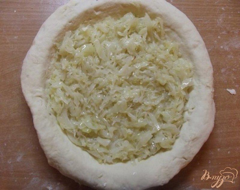 Фото приготовление рецепта: Пирог капустный со сметаной шаг №5