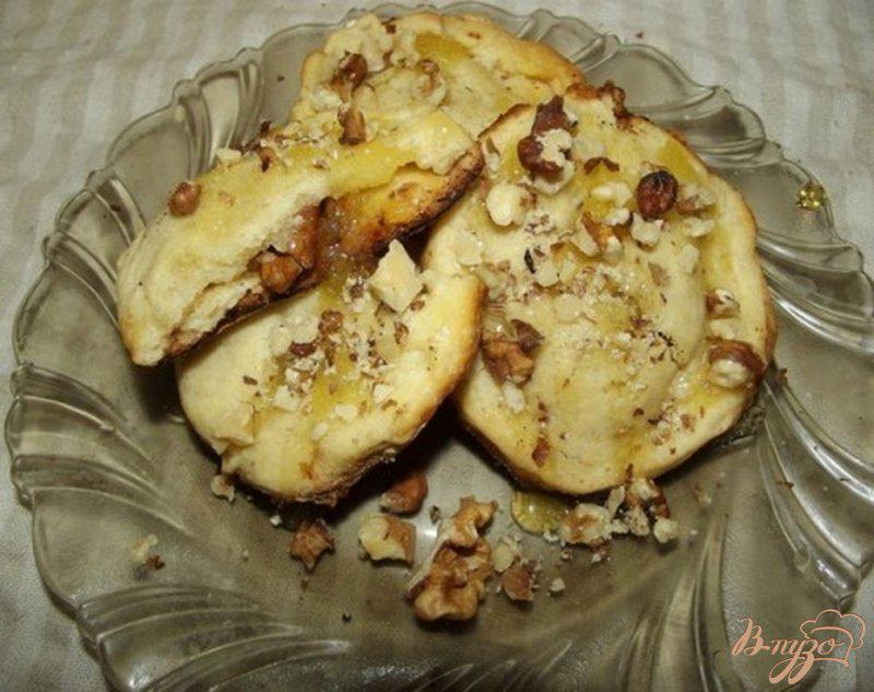 Фото приготовление рецепта: Песочное печенье с грецким орехом и медом шаг №9