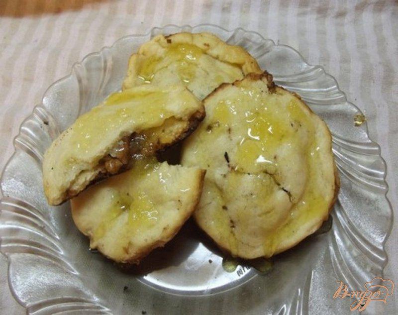 Фото приготовление рецепта: Песочное печенье с грецким орехом и медом шаг №8
