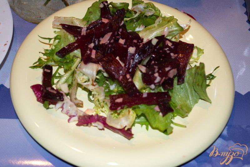 Фото приготовление рецепта: Свекольный салат шаг №4