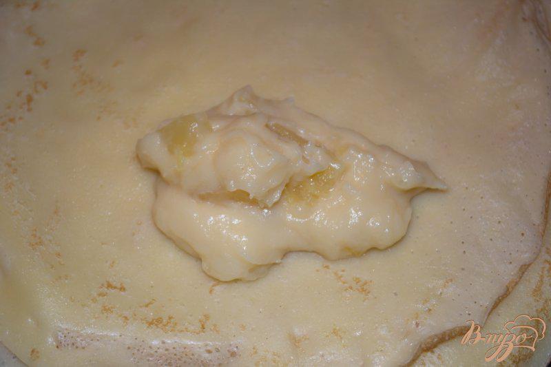 Фото приготовление рецепта: Блины с заварным кремом и ананасом шаг №5