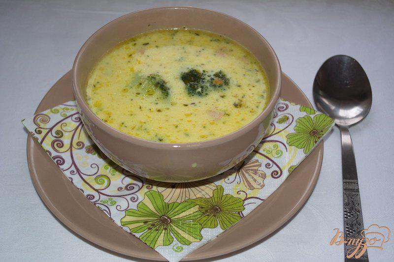 Фото приготовление рецепта: Суп с брокколи и сыром шаг №7