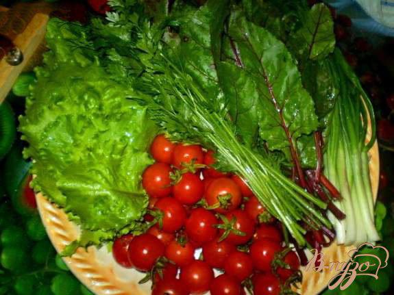 Фото приготовление рецепта: Витаминный салат со свекольной ботвой шаг №1