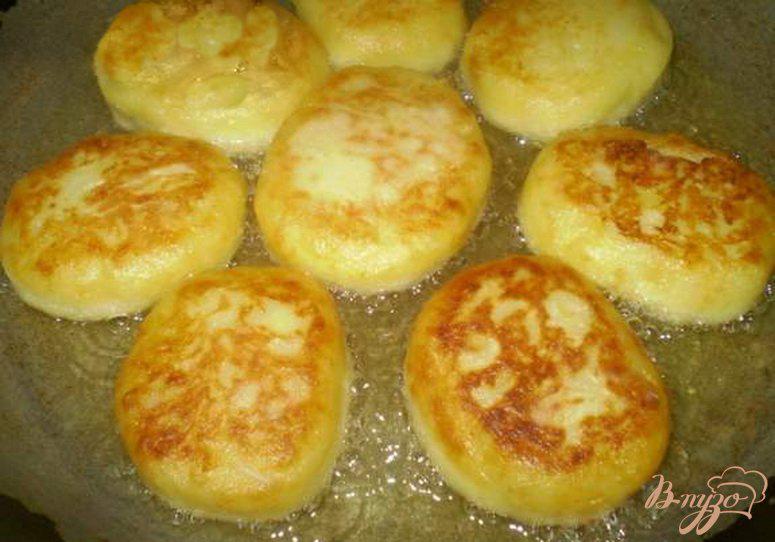 Фото приготовление рецепта: Зразы картофельные с сыром шаг №6