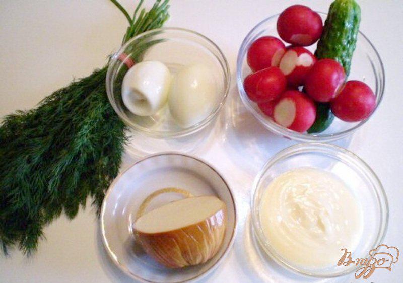 Фото приготовление рецепта: Овощной салат с копченым сыром шаг №1