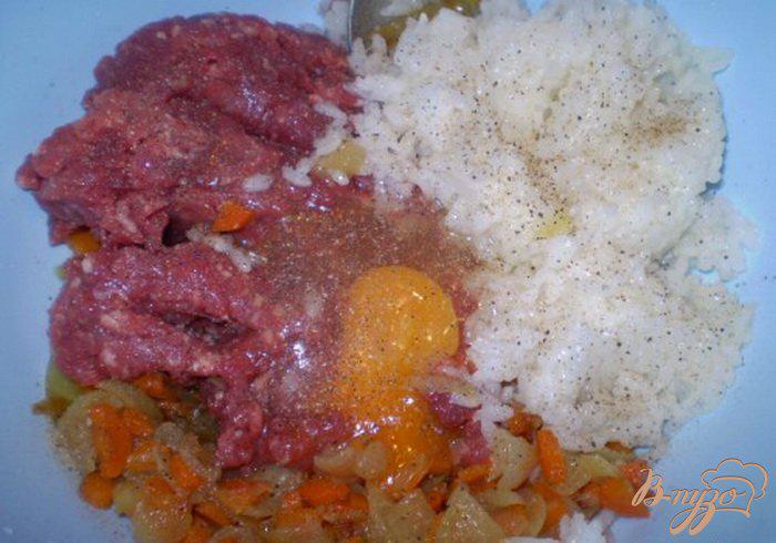 Фото приготовление рецепта: Картофельные корзинки с мясом и овощами шаг №2