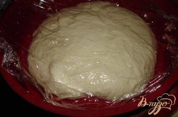 Фото приготовление рецепта: Домашний хлеб без миксера шаг №3