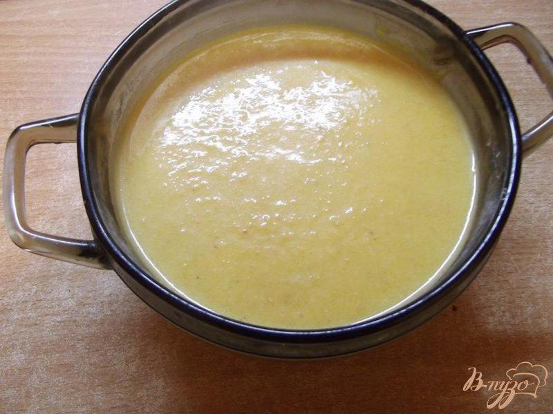 Фото приготовление рецепта: Крем-суп из тыквы с грушей шаг №9
