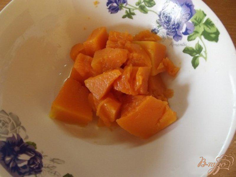 Фото приготовление рецепта: Салат из тыквы с фруктами шаг №1