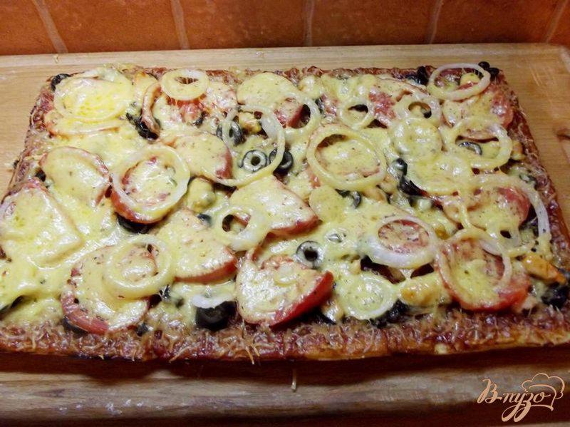 Фото приготовление рецепта: Пицца с морепродуктами шаг №6
