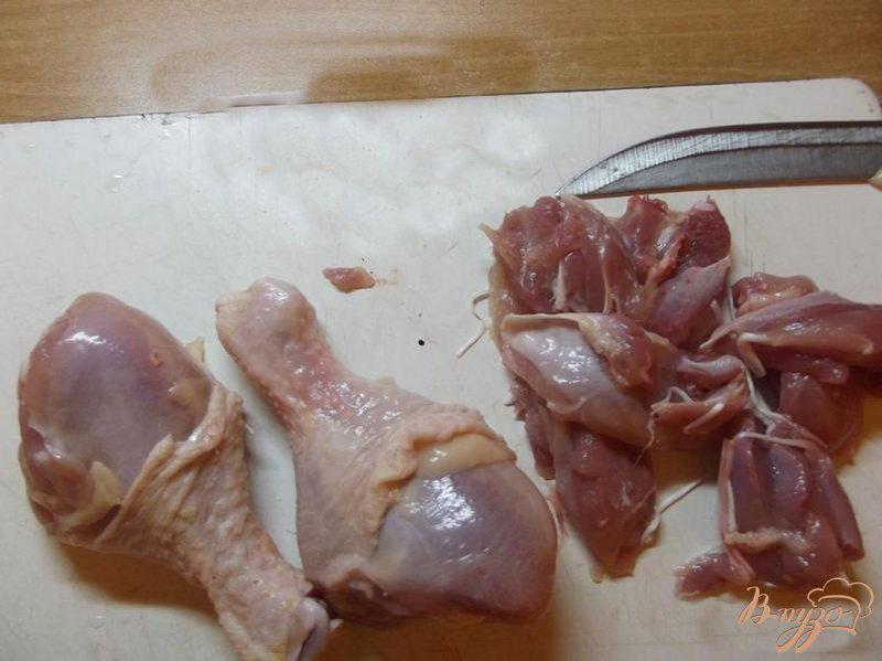 Фото приготовление рецепта: Рис тушеный с курицей и овощами шаг №1
