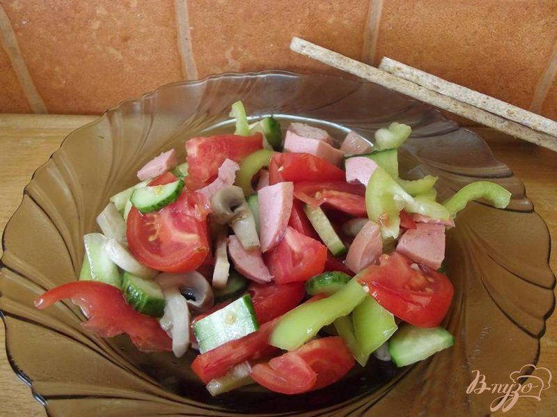 Фото приготовление рецепта: Салат овощной с шампиньонами шаг №5