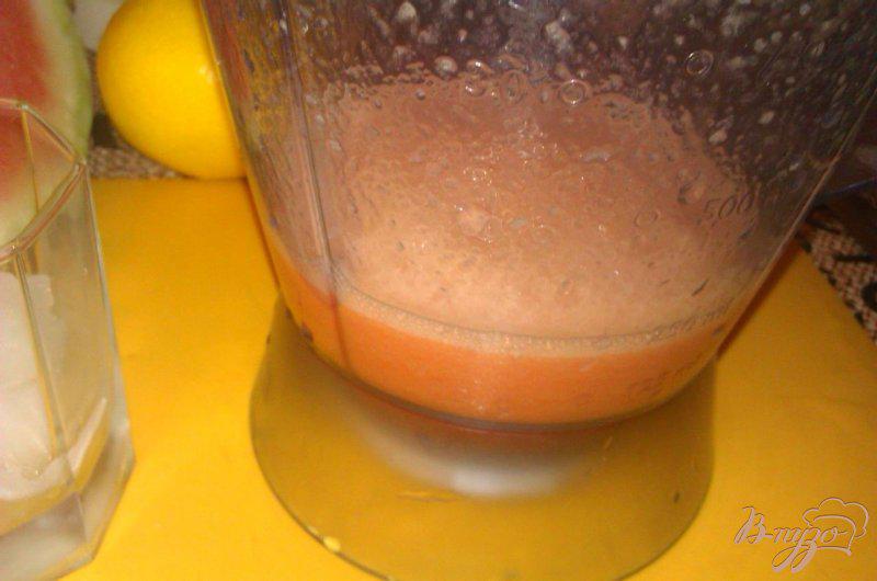Фото приготовление рецепта: Арбузный напиток с апельсиновым соком шаг №4
