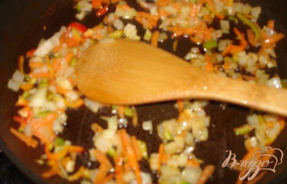Фото приготовление рецепта: Томатный суп с клецками шаг №3