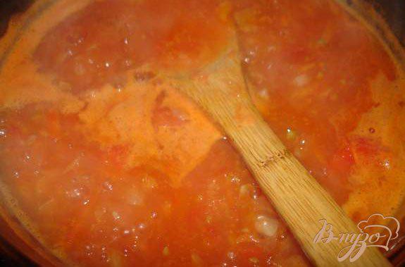 Фото приготовление рецепта: Томатный суп с клецками шаг №5