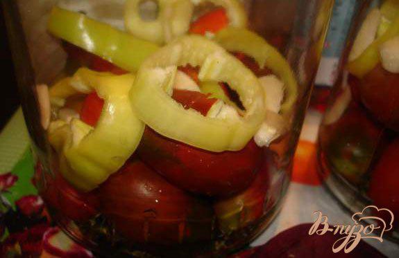 Фото приготовление рецепта: Маринованные помидорки под водочку «Страна советов» шаг №5