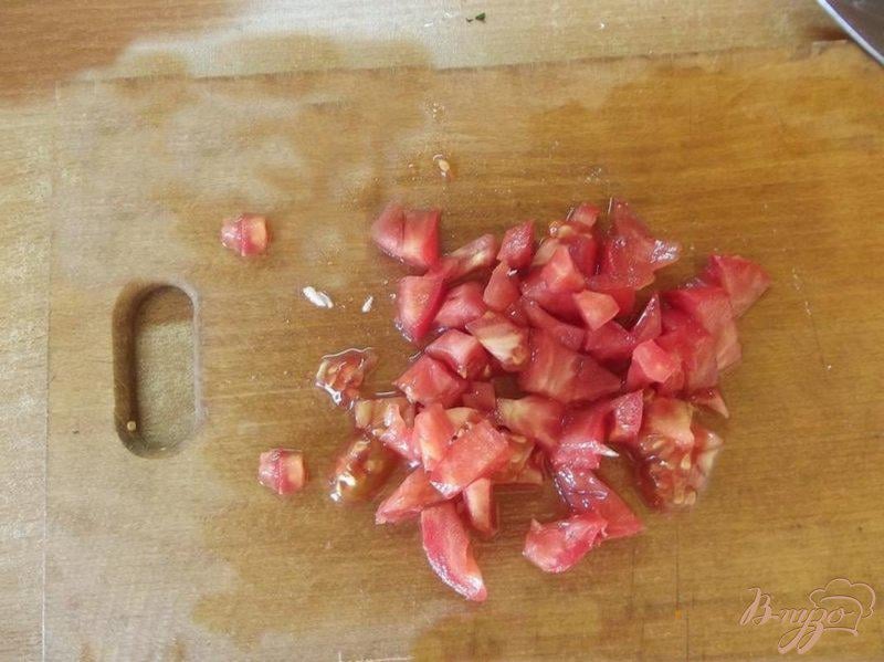 Фото приготовление рецепта: Куриный салат с помидорами шаг №3