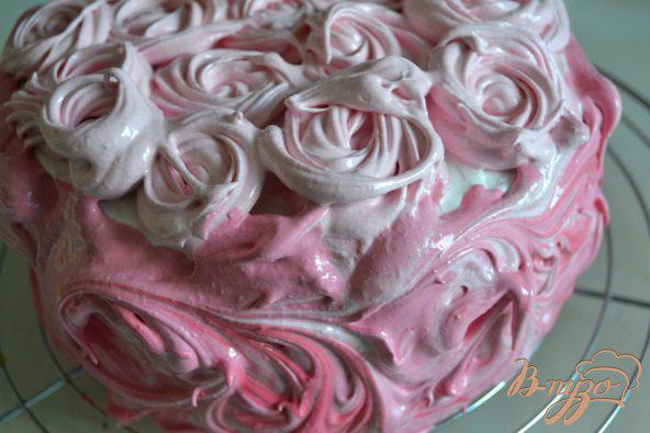 Фото приготовление рецепта: Бисквитный торт с меренгой шаг №11