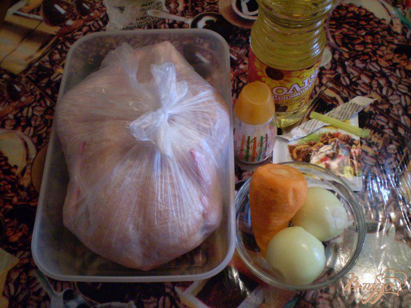 Фото приготовление рецепта: Курочка тушенная с овощами в мультиварке шаг №1