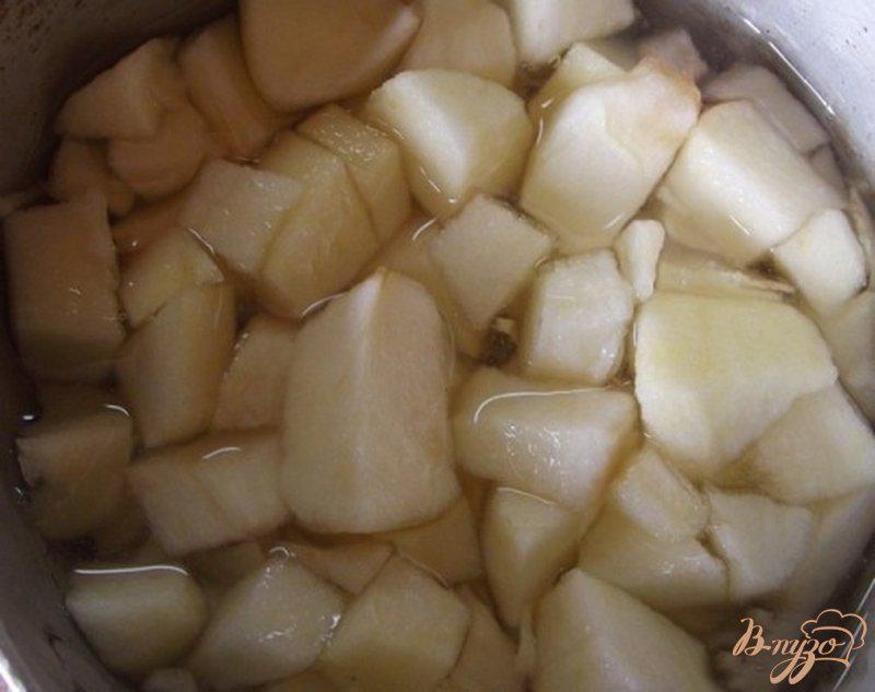 Фото приготовление рецепта: Блины с томлеными яблоками шаг №4