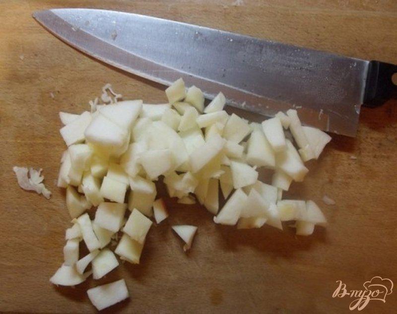 Фото приготовление рецепта: Салат овощной с киви шаг №3