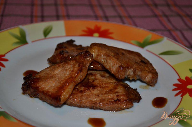 Фото приготовление рецепта: Свинина, маринованная в соевом соусе шаг №3
