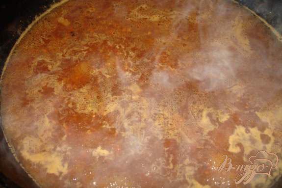 Фото приготовление рецепта: Тефтели в сметанно-томатном соусе шаг №3