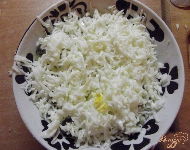 Фото приготовление рецепта: Мясной салат с киви шаг №5