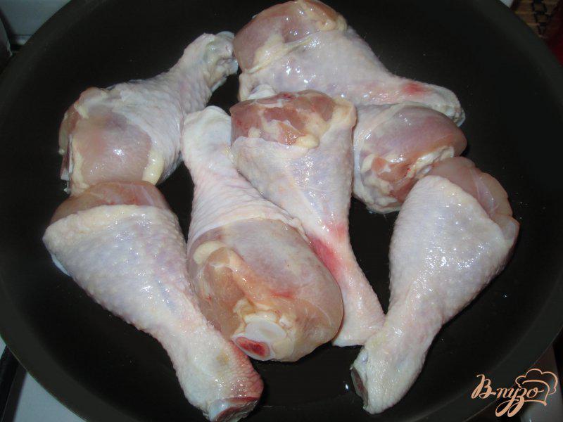 Фото приготовление рецепта: Жареная голень цыпленка с базиликом и чесноком шаг №1