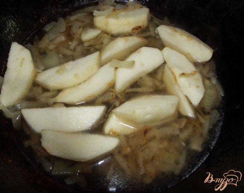 Фото приготовление рецепта: Рис с яблоками шаг №3