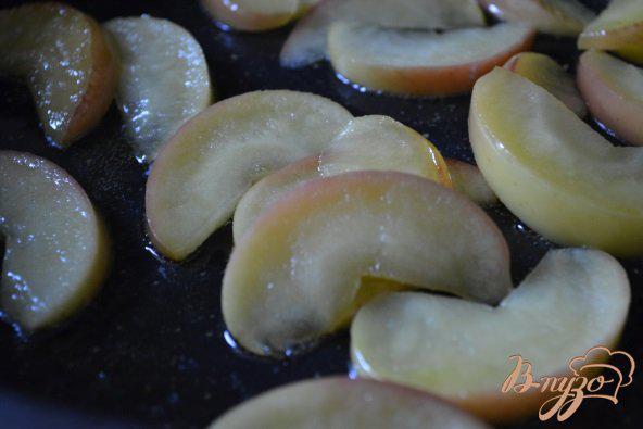 Фото приготовление рецепта: Салат с яблоком и ветчиной шаг №1