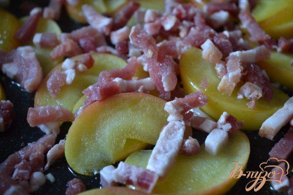 Фото приготовление рецепта: Салат с яблоком и ветчиной шаг №2