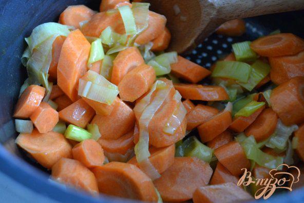 Фото приготовление рецепта: Морковный суп-пюре с горохом нут шаг №1