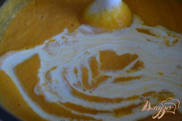 Фото приготовление рецепта: Морковный суп-пюре с горохом нут шаг №5