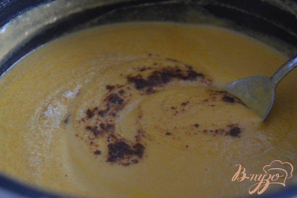 Фото приготовление рецепта: Морковный суп-пюре с горохом нут шаг №6