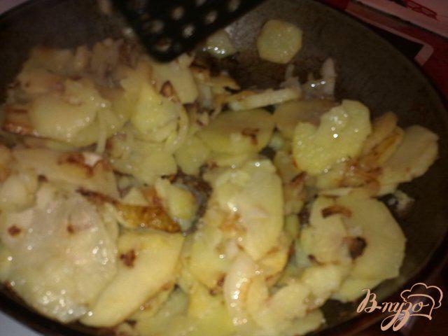 Фото приготовление рецепта: Жаренный картофель шаг №8