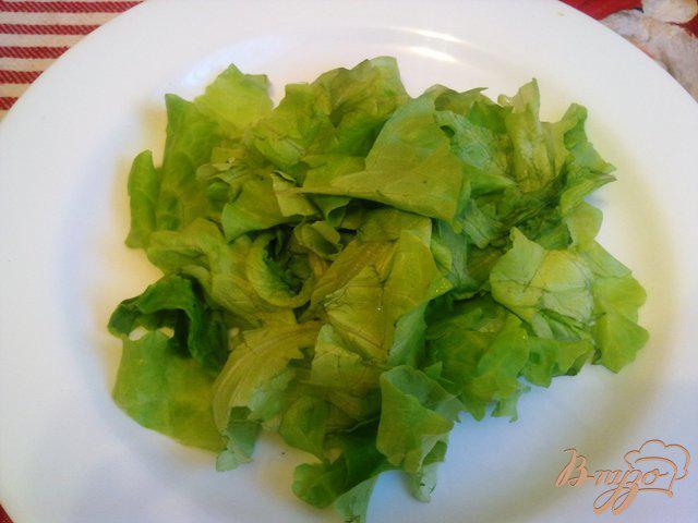 Фото приготовление рецепта: Теплый салат с омлетом шаг №6