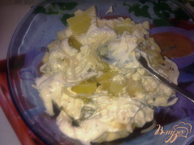 Фото приготовление рецепта: Картофельный салат с яблоком шаг №9