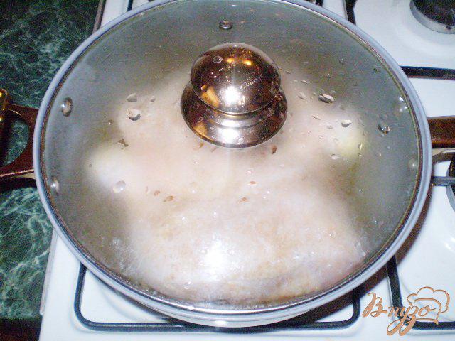 Фото приготовление рецепта: Быстрая курица на сковороде шаг №6