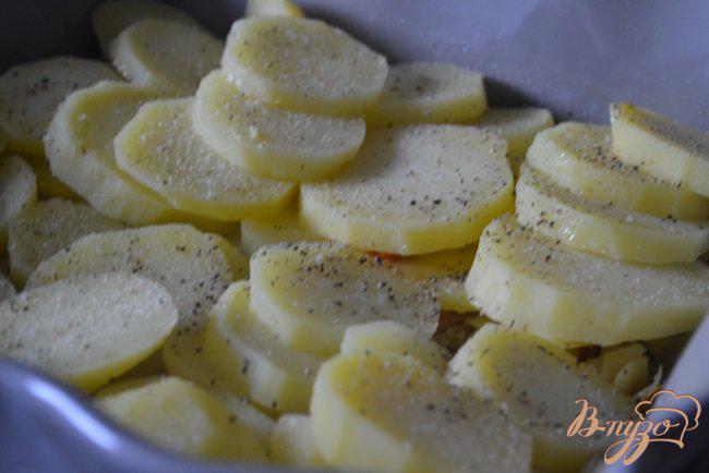Фото приготовление рецепта: Запеканка из картофеля со сливками шаг №4