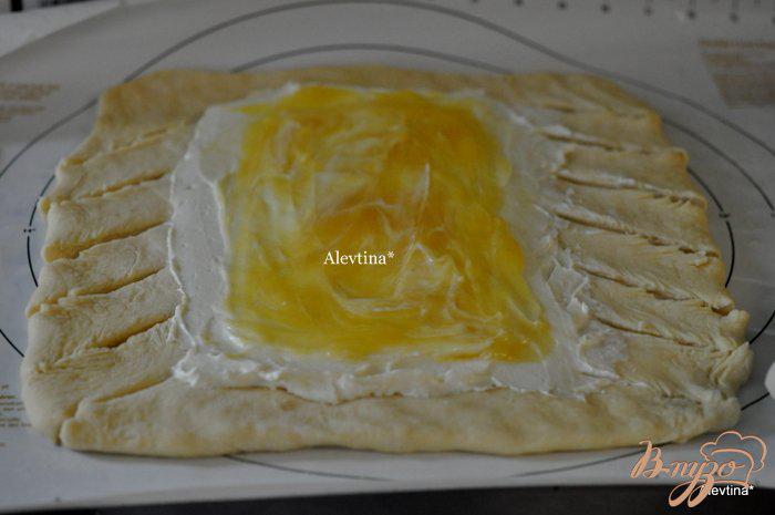 Фото приготовление рецепта: Плетеный лимонный хлеб шаг №6