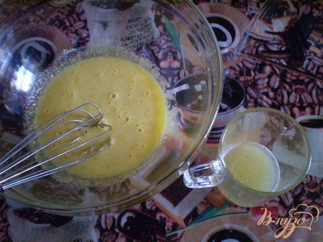 Фото приготовление рецепта: Оладьи молочные с лимоном шаг №3
