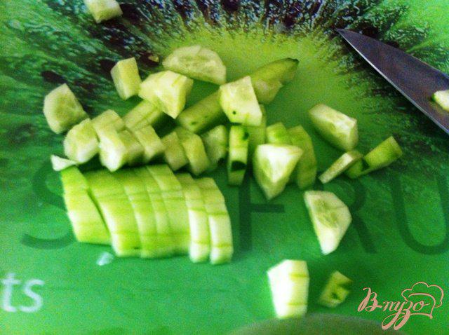 Фото приготовление рецепта: Овощной салат с сыром Джугос шаг №3