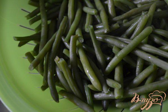 Фото приготовление рецепта: Острый салат из зеленой фасоли шаг №1