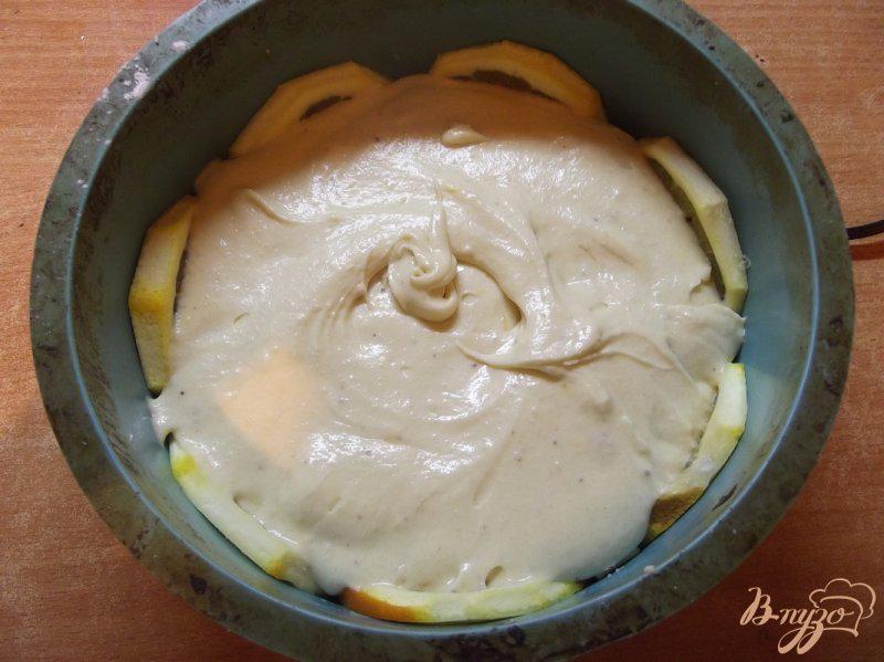 Фото приготовление рецепта: Апельсиновый пирог с кардамоном шаг №7