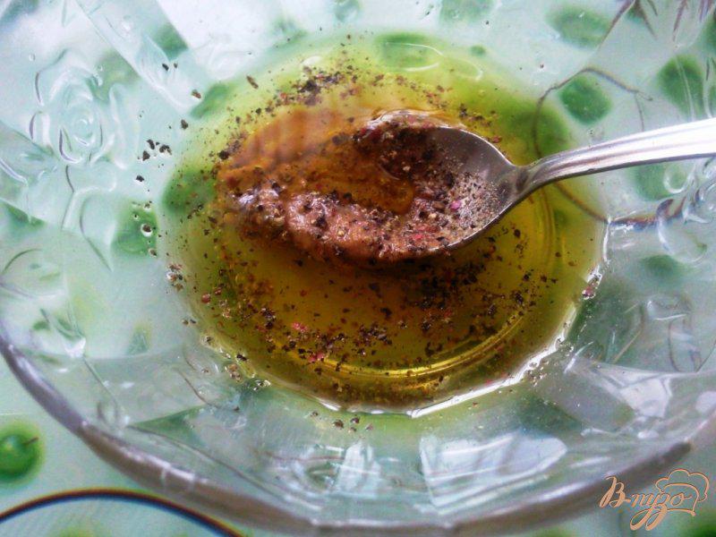 Фото приготовление рецепта: Салат с сельдью и жаренным картофелем шаг №4