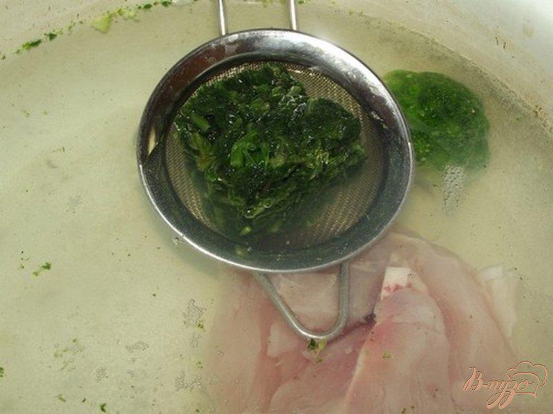 Фото приготовление рецепта: Куриная грудка под чесночным соусом шаг №2