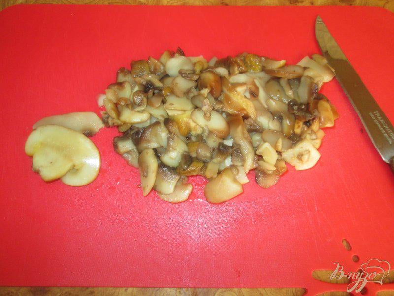 Фото приготовление рецепта: Пирог с курицей и грибами шаг №1